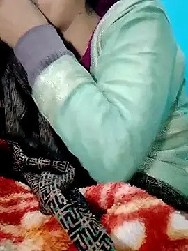 Snapshot of Pahadi_couple chatting on October 28, 2025, 4:20 pm Pahadi couple online show from October 28, 2025, 4:20 pm