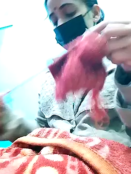 Snapshot of Pahadi_couple chatting on November 3, 2025, 5:58 pm Pahadi couple online show from November 3, 2025, 5:58 pm