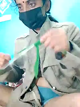 Snapshot of Pahadi_couple chatting on November 4, 2025, 6:12 am Pahadi couple online show from November 4, 2025, 6:12 am