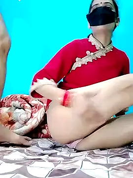 Snapshot of Pahadi_couple chatting on November 5, 2025, 6:24 am Pahadi couple online show from November 5, 2025, 6:24 am