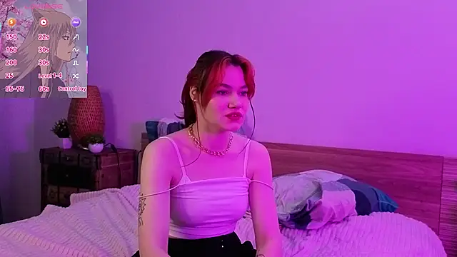 Snapshot of MauraSpurrier chatting on September 19, 2025, 7:03 pm MauraSpurrier online show from September 19, 2025, 7:03 pm