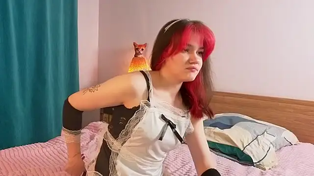 Snapshot of MauraSpurrier chatting on October 21, 2025, 6:41 pm MauraSpurrier online show from October 21, 2025, 6:41 pm