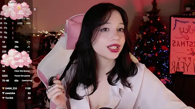 YourLittleDevil online show from December 13, 2025, 7:53 pm