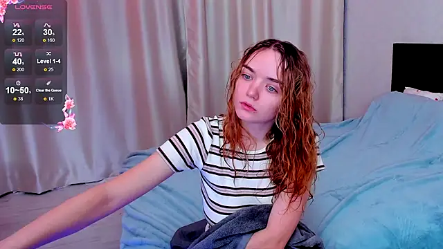 Snapshot of JanetShy chatting on September 22, 2025, 7:10 am JanetShy online show from September 22, 2025, 7:10 am