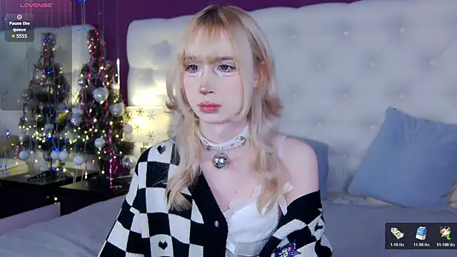 cutetomie online show from January 11, 2026, 9:53 pm