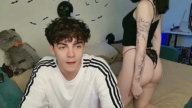 Alice18James online show from October 24, 2025, 9:06 am