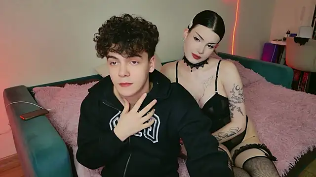 Alice18James online show from November 9, 2025, 4:49 pm