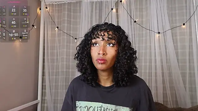 Snapshot of lynx_sun chatting on September 29, 2025, 4:56 pm lynx sun online show from September 29, 2025, 4:56 pm