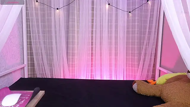 Snapshot of lynx_sun chatting on October 21, 2025, 7:25 pm lynx sun online show from October 21, 2025, 7:25 pm