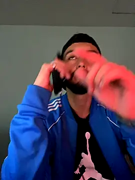 cristopher wallacee online show from November 13, 2025, 2:10 am