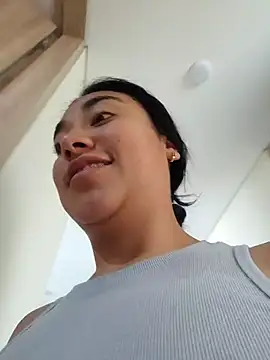 AmberGold- online show from April 9, 2026, 8:03 pm