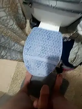 Snapshot of Frnlove521 chatting on September 14, 2025, 7:18 am Frnlove521 online show from September 14, 2025, 7:18 am