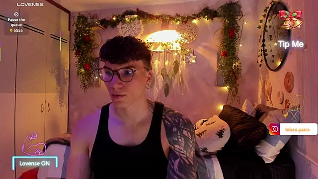 estebandi do online show from December 18, 2025, 10:43 am