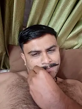 Snapshot of Frvgggghh chatting on November 10, 2025, 6:51 pm Frvgggghh online show from November 10, 2025, 6:51 pm