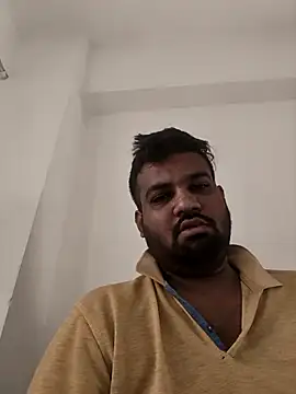 vinay smalldick online show from April 17, 2026, 1:52 am