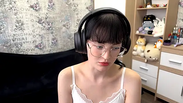 FakeLamb online show from September 9, 2025, 12:05 pm