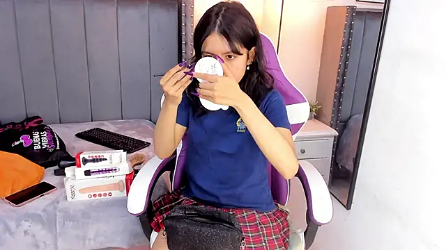 Miyu Komori online show from May 8, 2026, 7:52 pm