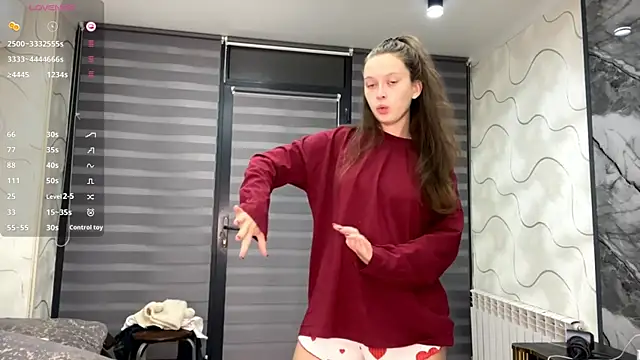 CharlynDini online show from October 8, 2025, 3:42 pm