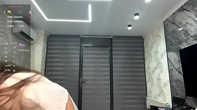 CharlynDini online show from November 1, 2025, 3:14 pm