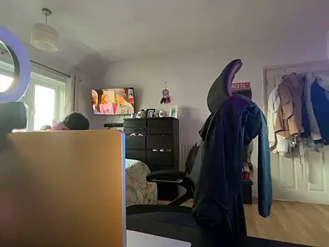 Snapshot of Prill940 chatting on December 14, 2025, 8:20 am Prill940 online show from December 14, 2025, 8:20 am