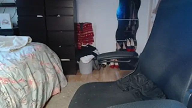 Snapshot of Prill940 chatting on December 22, 2025, 8:11 am Prill940 online show from December 22, 2025, 8:11 am