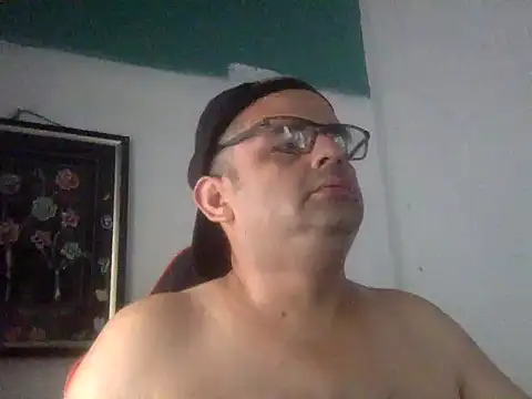 Snapshot of Katracho6969 chatting on May 3, 2026, 4:57 pm Katracho6969 online show from May 3, 2026, 4:57 pm