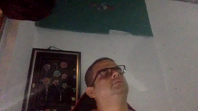 Snapshot of Katracho6969 chatting on May 18, 2026, 1:45 am Katracho6969 online show from May 18, 2026, 1:45 am