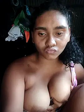 Snapshot of Lucy-Ferr chatting on October 1, 2025, 7:42 pm Lucy-Ferr online show from October 1, 2025, 7:42 pm