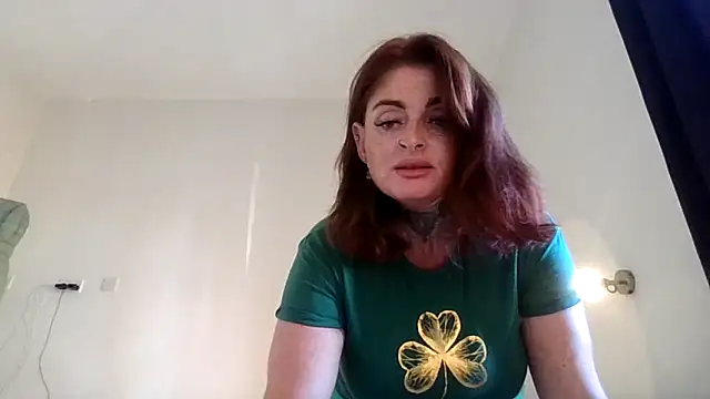Snapshot of IrishmilfAnna chatting on September 10, 2025, 4:18 pm IrishmilfAnna online show from September 10, 2025, 4:18 pm