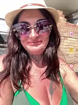 IrishmilfAnna online show from May 18, 2026, 9:04 am