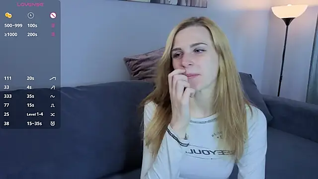 Snapshot of HelenMartines chatting on September 10, 2025, 12:27 pm HelenMartines online show from September 10, 2025, 12:27 pm