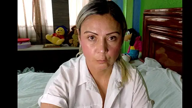  Charlize theron  online show from April 6, 2026, 9:05 pm