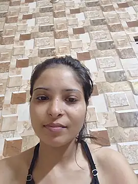 QUEEN-ADITI online show from November 20, 2025, 6:18 pm