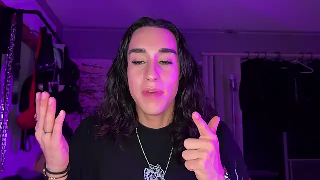 xoFrankie online show from November 15, 2025, 3:04 am