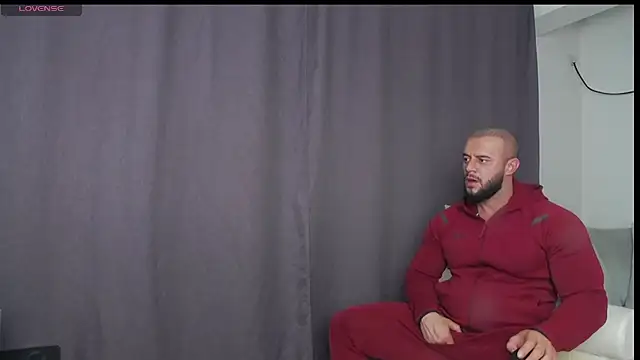 Snapshot of RickyMiami1 chatting on November 1, 2025, 5:37 pm RickyMiami1 online show from November 1, 2025, 5:37 pm