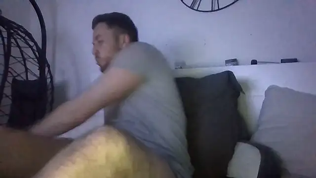 Snapshot of Keviios chatting on October 8, 2025, 11:19 am Keviios online show from October 8, 2025, 11:19 am