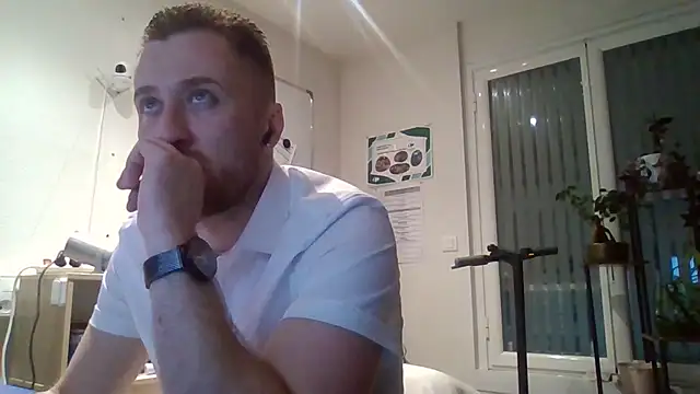 Snapshot of Keviios chatting on October 28, 2025, 5:59 pm Keviios online show from October 28, 2025, 5:59 pm