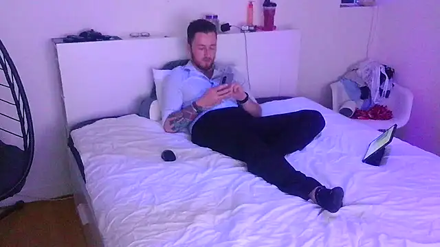 Snapshot of Keviios chatting on November 29, 2025, 11:02 am Keviios online show from November 29, 2025, 11:02 am