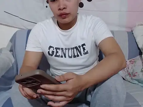 Hotbhebs online show from October 27, 2025, 8:18 am