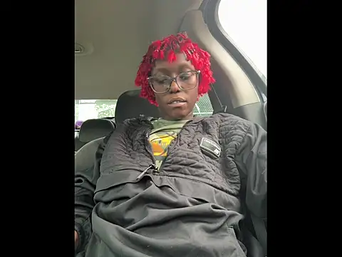 CinnaCakesss online show from May 1, 2026, 11:53 pm