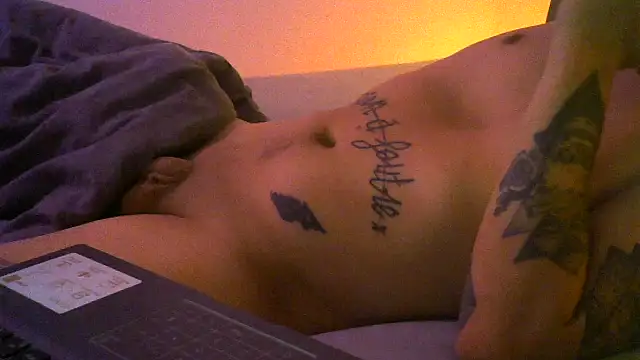 Forthepleasur  online show from April 28, 2026, 2:27 am