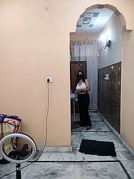 meenu bhabhi547 online show from March 31, 2026, 4:35 am