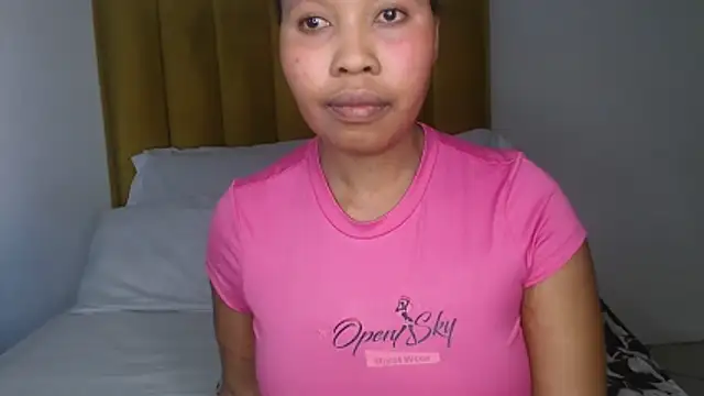 Snapshot of Bella_2025 chatting on March 11, 2026, 6:30 am Bella 2025 online show from March 11, 2026, 6:30 am