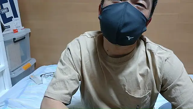 erosuke9 online show from April 2, 2026, 12:36 pm