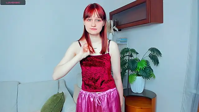 KatyKufel online show from November 16, 2025, 6:35 pm