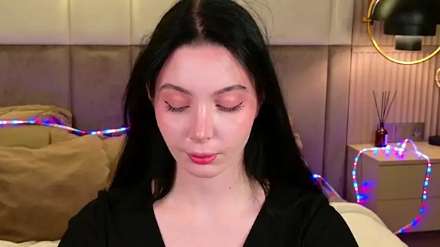 Goldy Stark online show from October 17, 2025, 8:44 pm