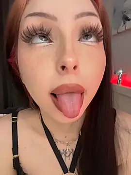 Lina Thornton  online show from November 30, 2025, 6:56 pm