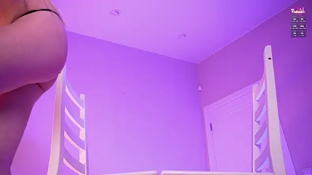 Miablueye online show from April 7, 2026, 4:40 pm