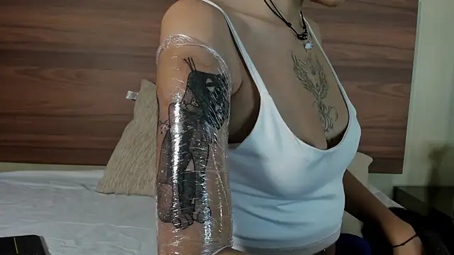 Snapshot of AnnyKitty_ chatting on September 20, 2025, 3:51 am AnnyKitty online show from September 20, 2025, 3:51 am