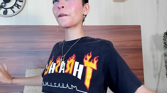 Snapshot of AnnyKitty_ chatting on October 3, 2025, 3:58 am AnnyKitty online show from October 3, 2025, 3:58 am